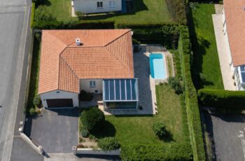 Pourquoi le fisc traque vos garages et vérandas en 2026 ?