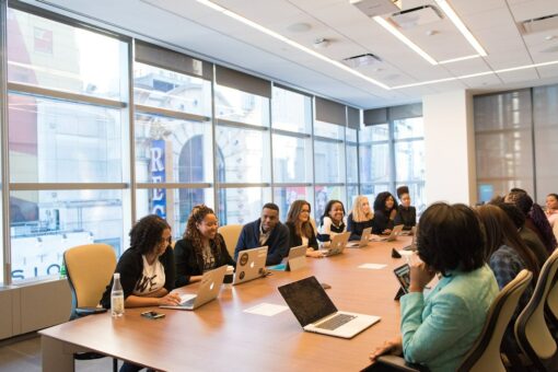 Pourquoi bien s&rsquo;entourer accélère vos résultats en investissement immobilier