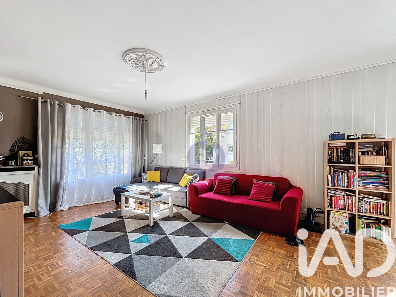 Sejour avec parquet et lambris