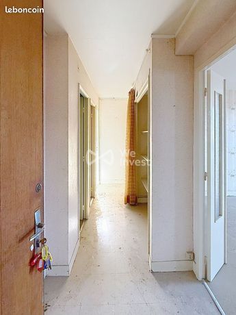 Couloir d'entrée appartement à rénover à Billère