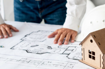 Comparer les critères essentiels pour choisir une maison sur plan à petit budget
