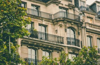 Encadrement des loyers à la relocation : le décret du 20 juillet 2026 gèle les hausses jusqu&rsquo;en 2027