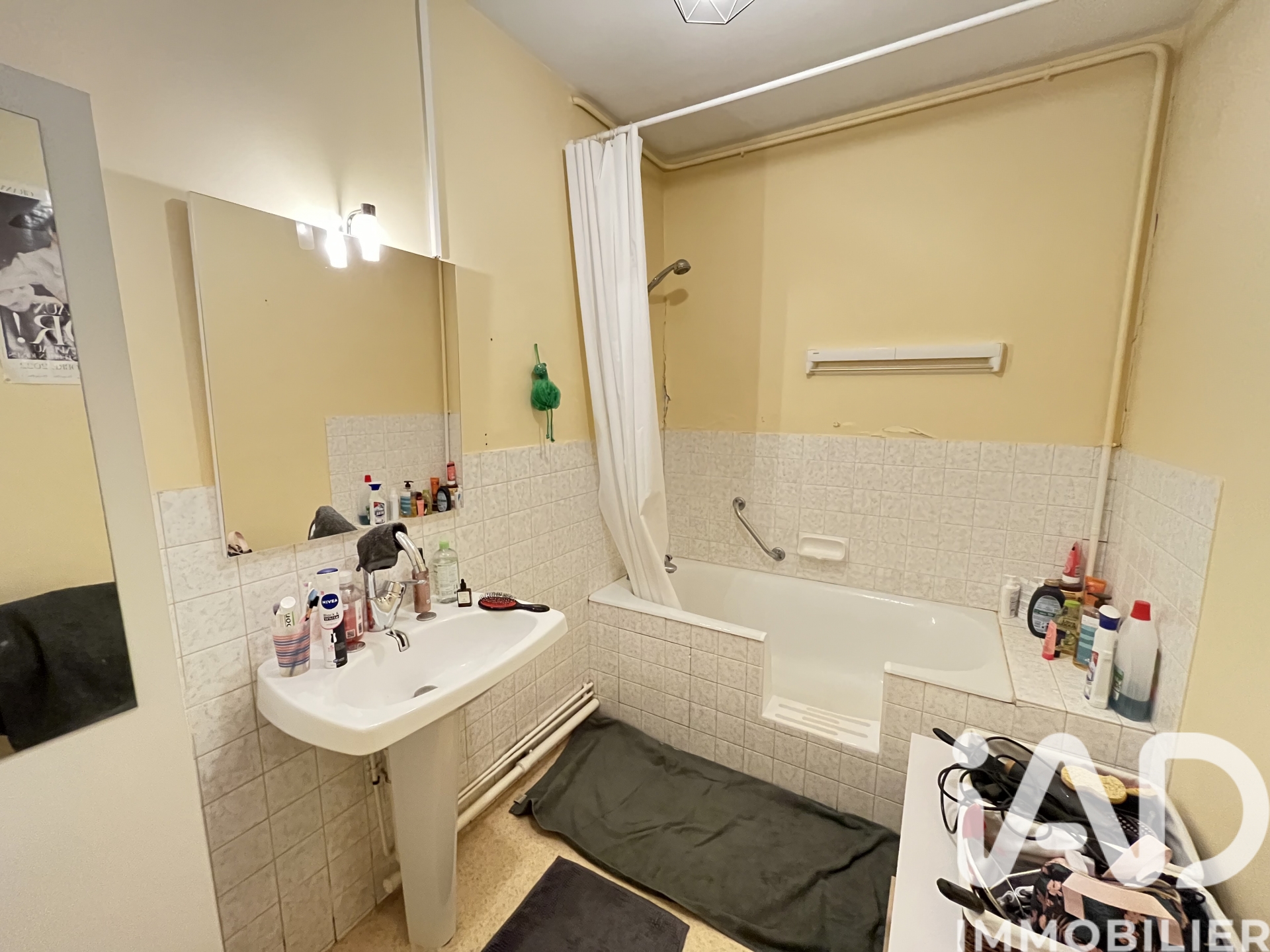 Salle de bains baignoire T3 Granville datee