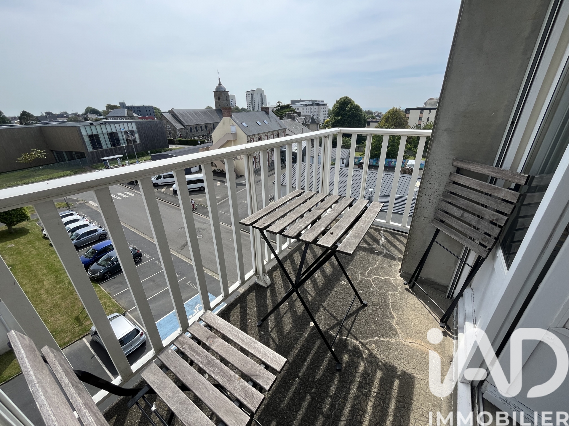 Balcon vue exterieure T3 Granville quatrieme etage