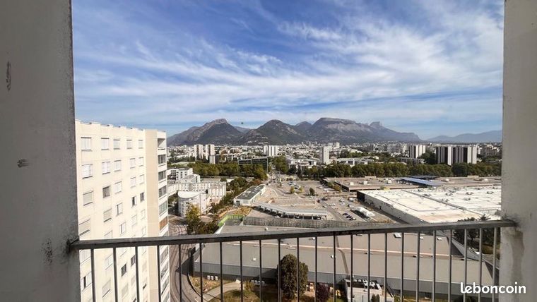 Vue depuis le balcon du 17e étage