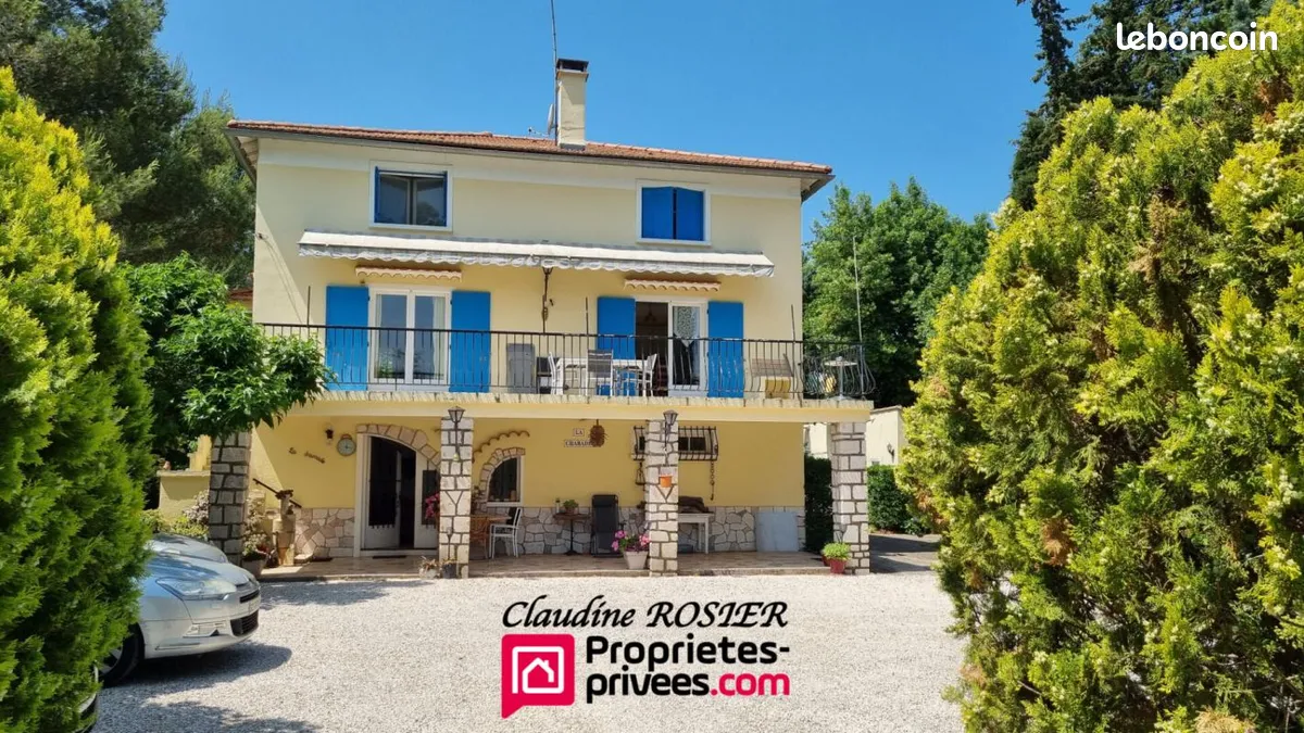 Séjour appartement T2 Tarascon